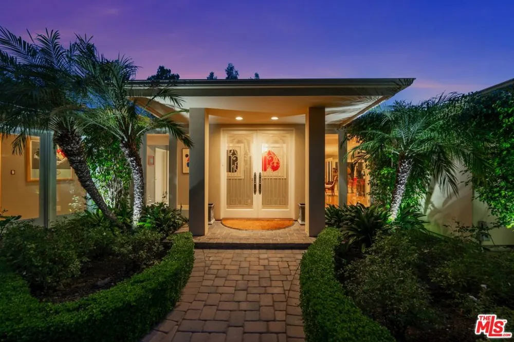 1457 Claridge Drive Beverly Hills, CA 90210
