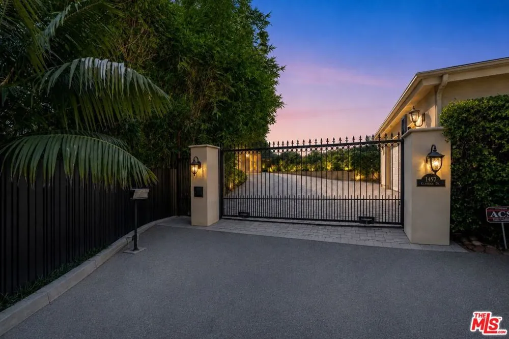 1457 Claridge Drive Beverly Hills, CA 90210