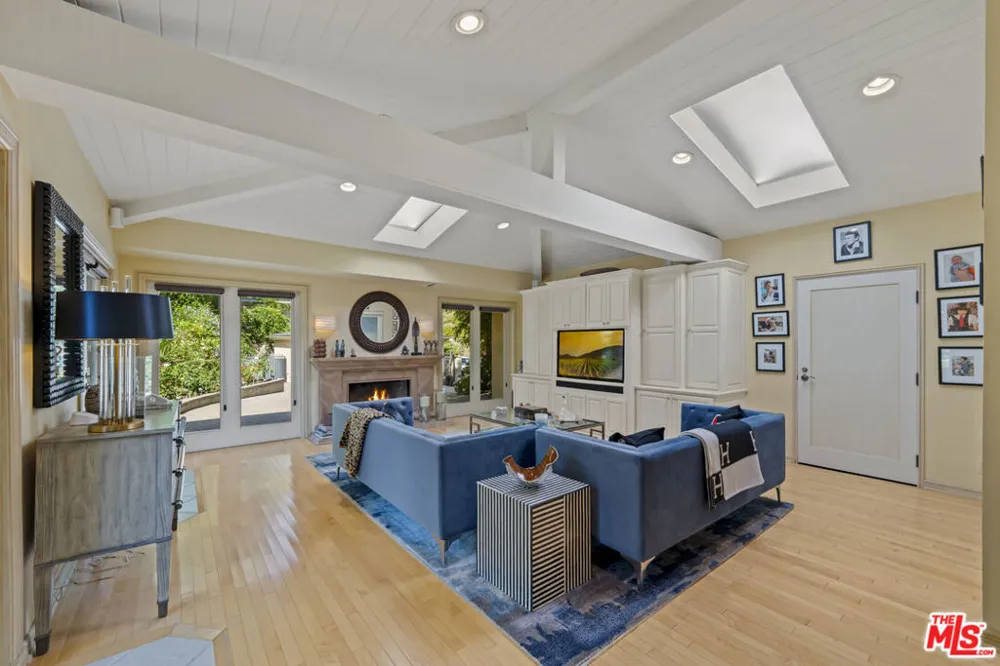 1457 Claridge Drive Beverly Hills, CA 90210