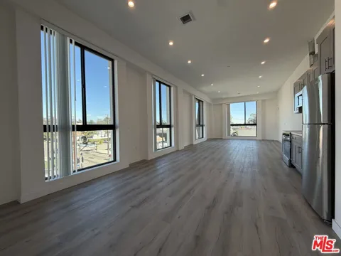 1870 E 1st Street #301