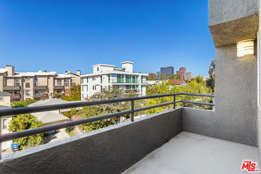 1626 Malcolm Avenue #102 Los Angeles, CA 90024