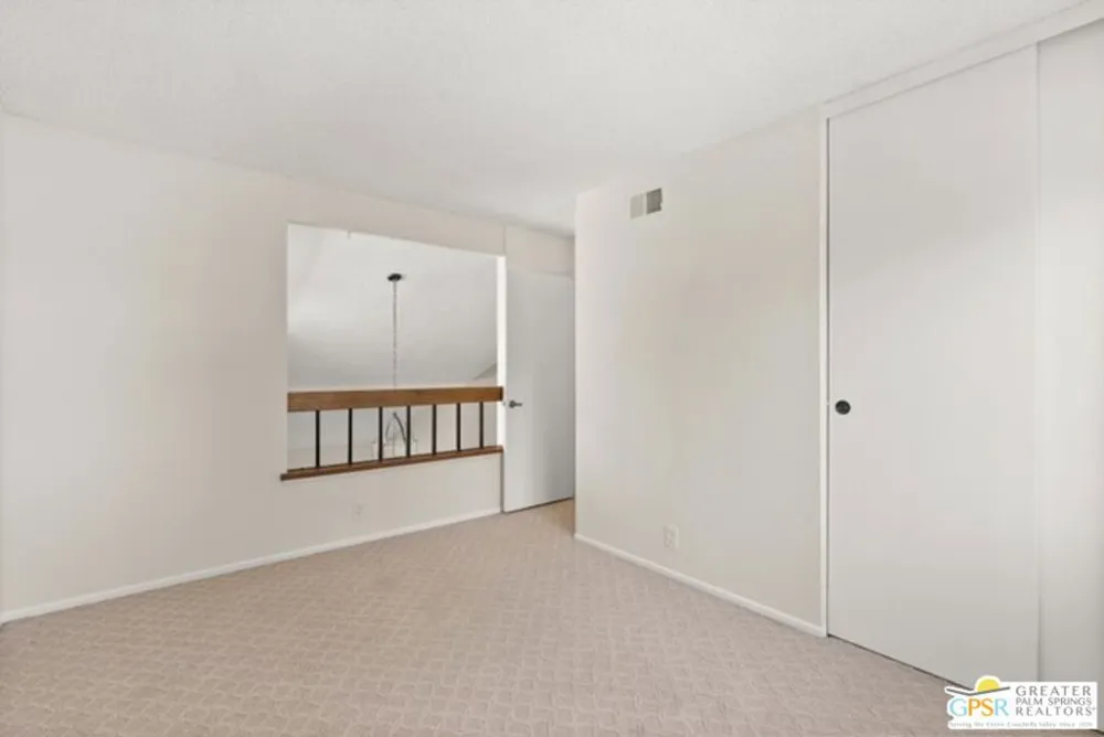 30 W Entrada Irvine, CA 92620