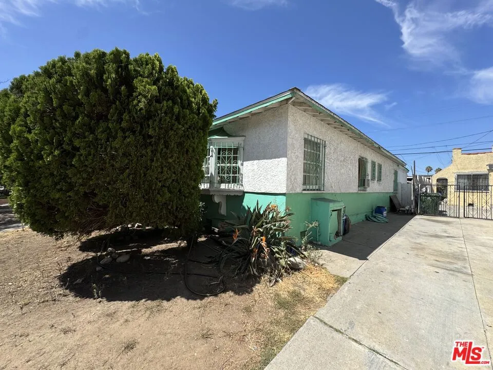 1725 S Highland Avenue Los Angeles, CA 90019