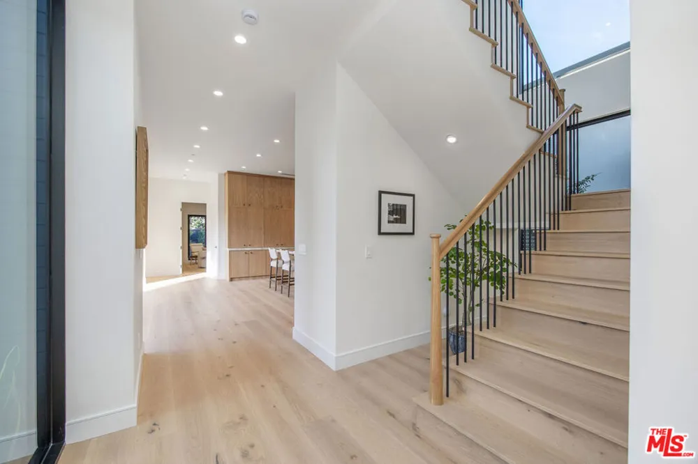 1500 Louella Avenue Los Angeles, CA 90291