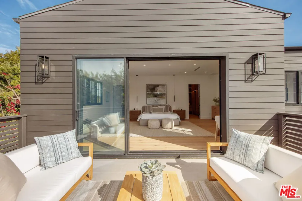 1500 Louella Avenue Los Angeles, CA 90291