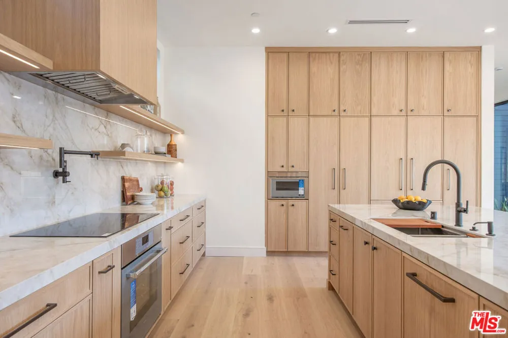 1500 Louella Avenue Los Angeles, CA 90291