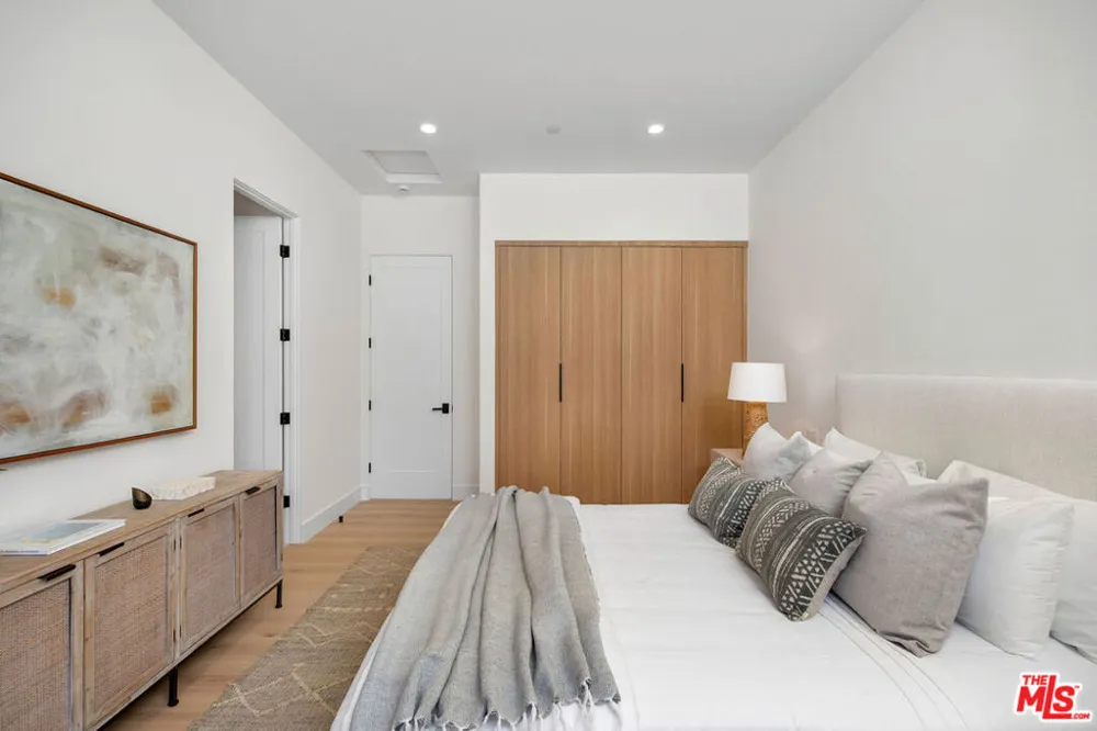 1500 Louella Avenue Los Angeles, CA 90291