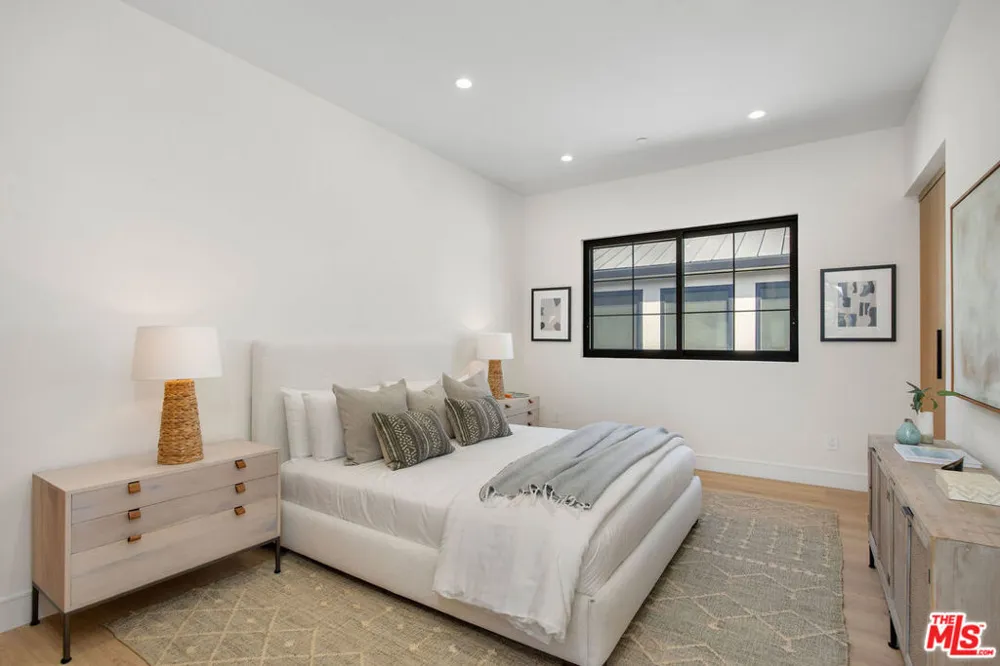 1500 Louella Avenue Los Angeles, CA 90291