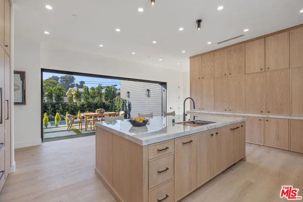 1500 Louella Avenue Los Angeles, CA 90291