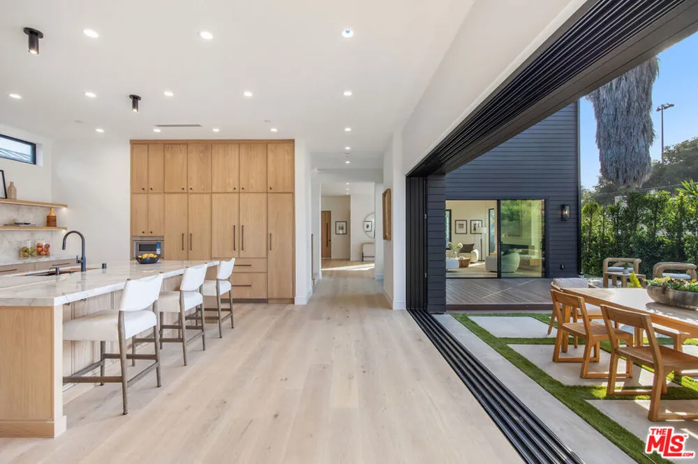 1500 Louella Avenue Los Angeles, CA 90291