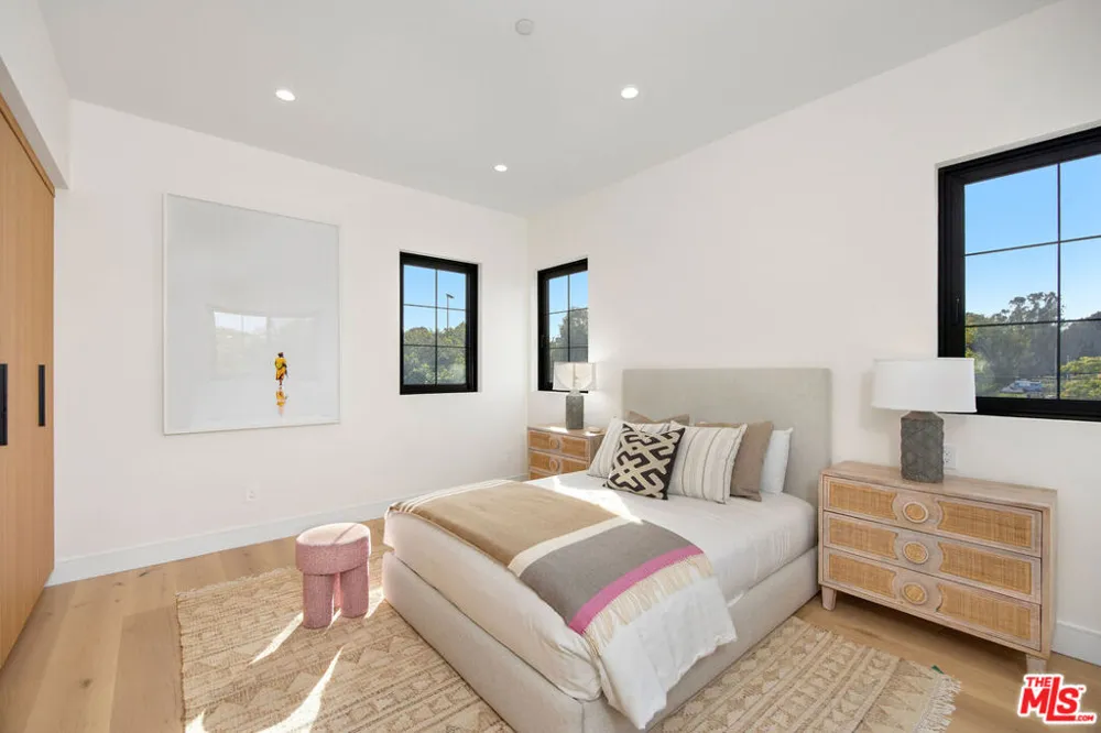 1500 Louella Avenue Los Angeles, CA 90291