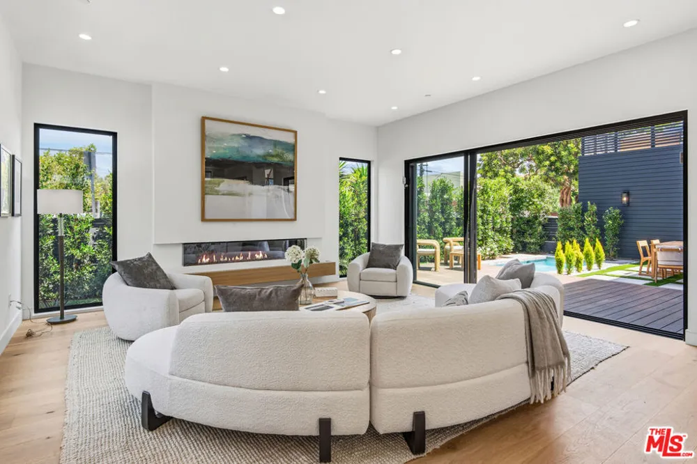1500 Louella Avenue Los Angeles, CA 90291
