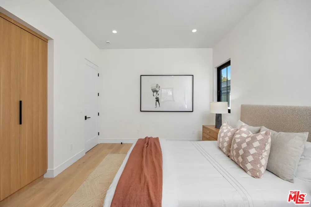 1500 Louella Avenue Los Angeles, CA 90291