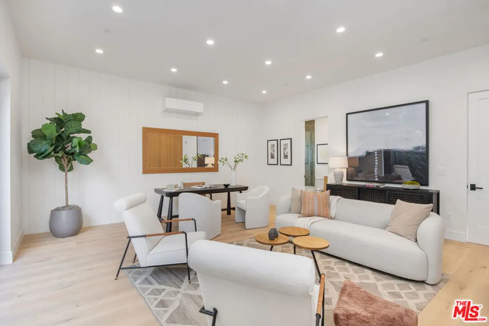 1500 Louella Avenue Los Angeles, CA 90291