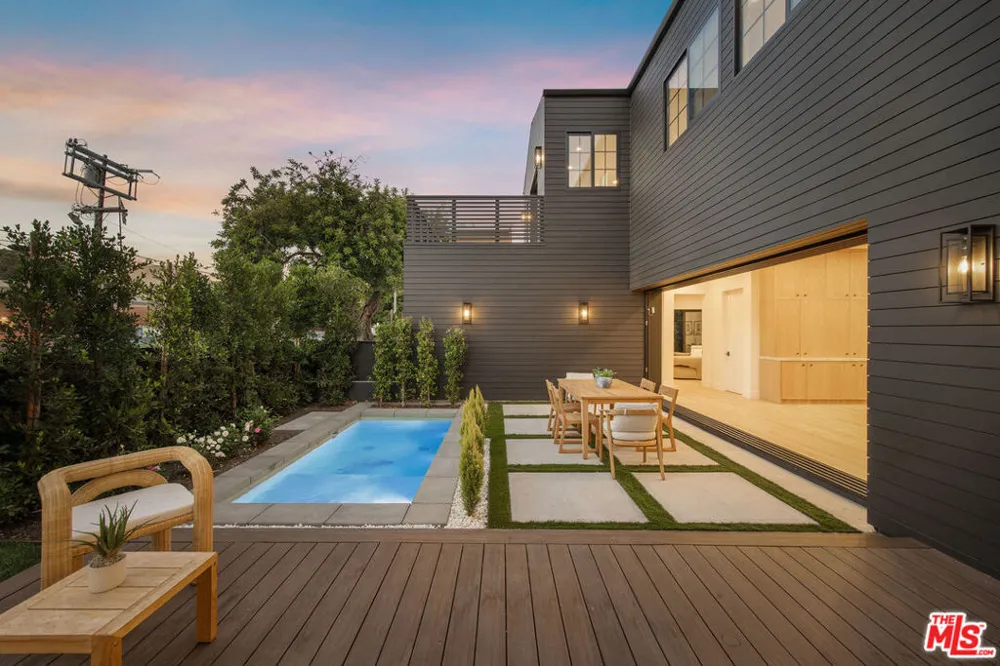 1500 Louella Avenue Los Angeles, CA 90291