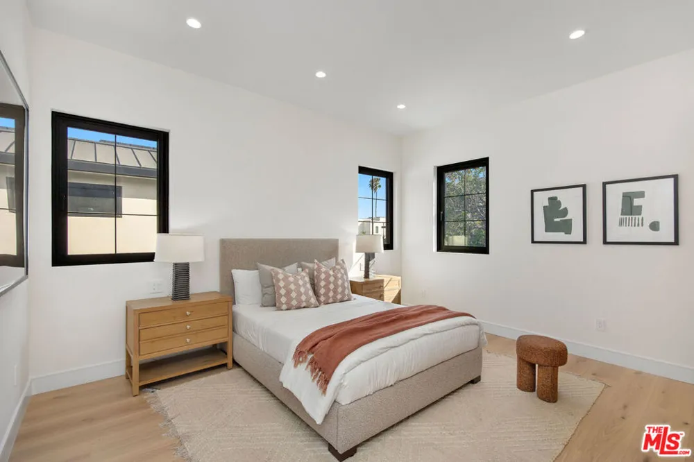 1500 Louella Avenue Los Angeles, CA 90291