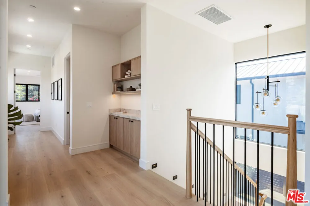 1500 Louella Avenue Los Angeles, CA 90291