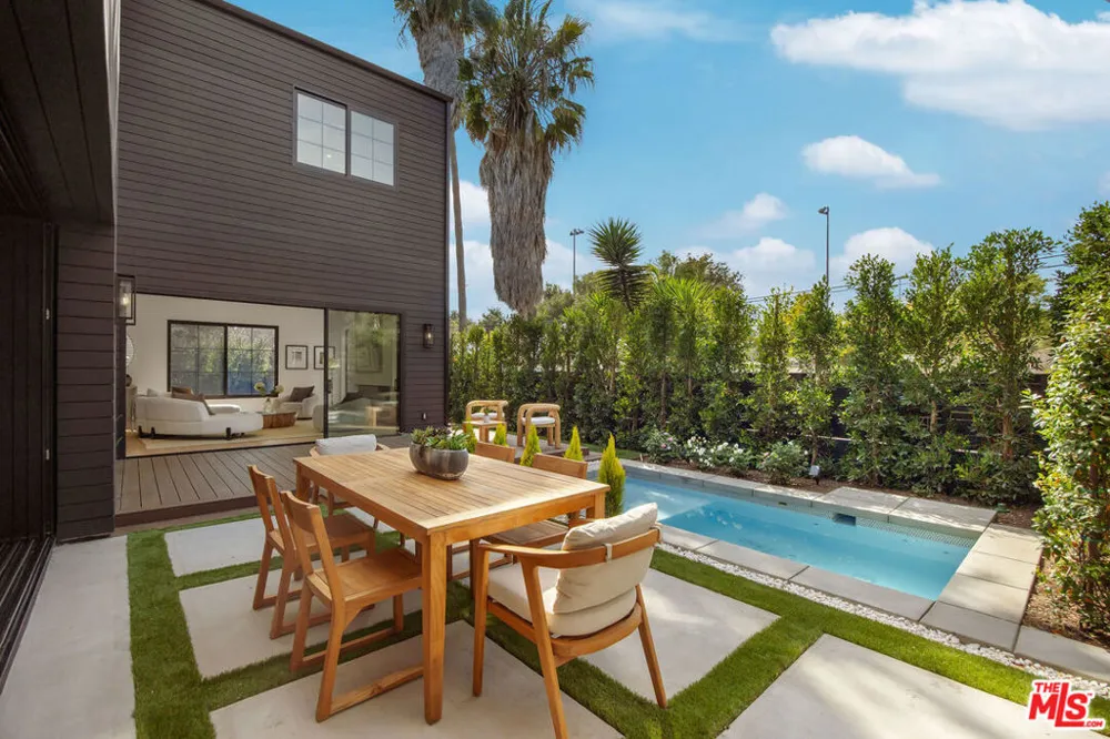 1500 Louella Avenue Los Angeles, CA 90291