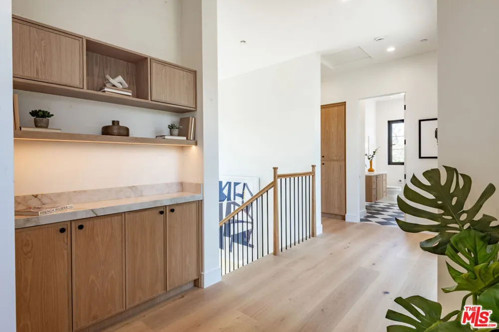 1500 Louella Avenue Los Angeles, CA 90291
