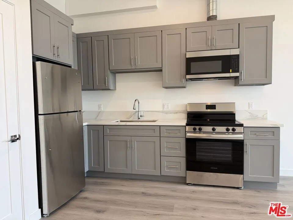 1870 E 1st Street #202 Los Angeles, CA 90033