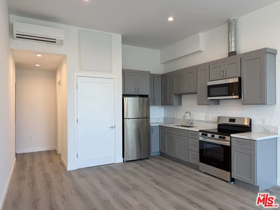 1870 E 1st Street #202 Los Angeles, CA 90033