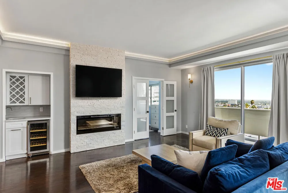 7250 Franklin Avenue #616 Los Angeles, CA 90046