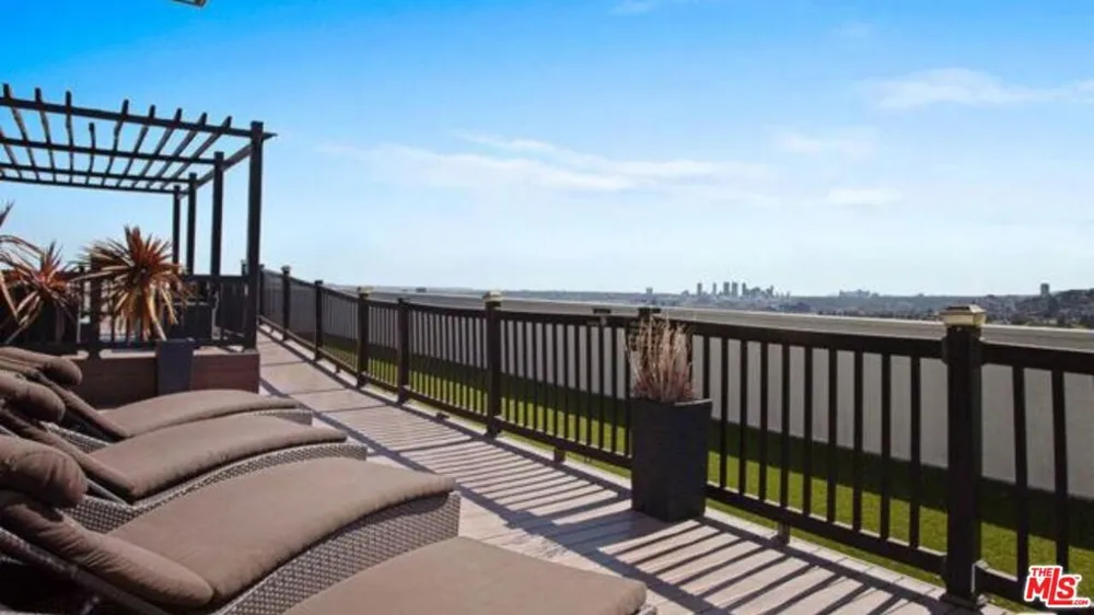 7250 Franklin Avenue #616 Los Angeles, CA 90046