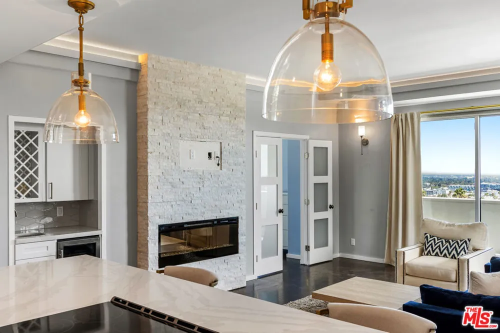 7250 Franklin Avenue #616 Los Angeles, CA 90046