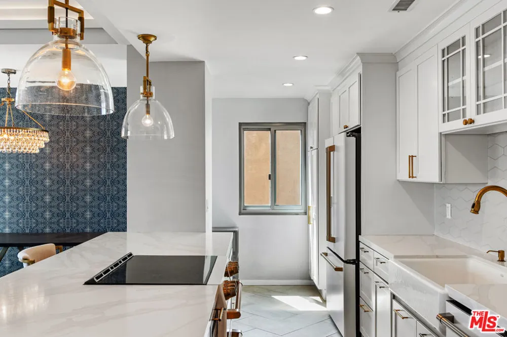 7250 Franklin Avenue #616 Los Angeles, CA 90046