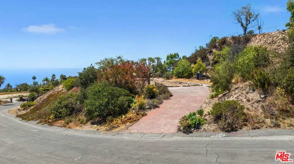23468 W Moon Shadows Drive Malibu, CA 90265