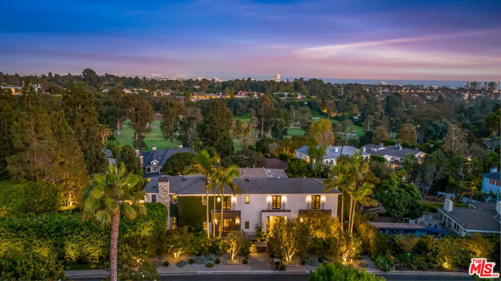 888 Toulon Drive Pacific Palisades, CA 90272