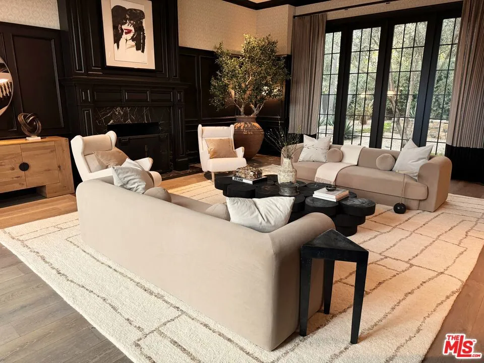 888 Toulon Drive Pacific Palisades, CA 90272