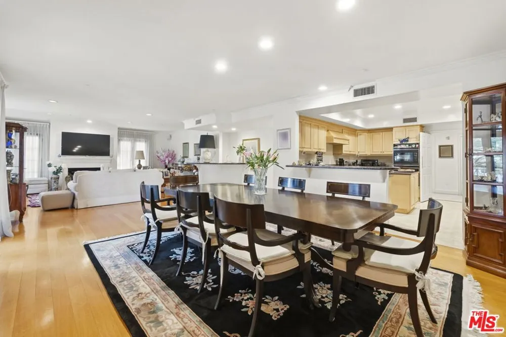 277 S Spalding Drive #203 Beverly Hills, CA 90212