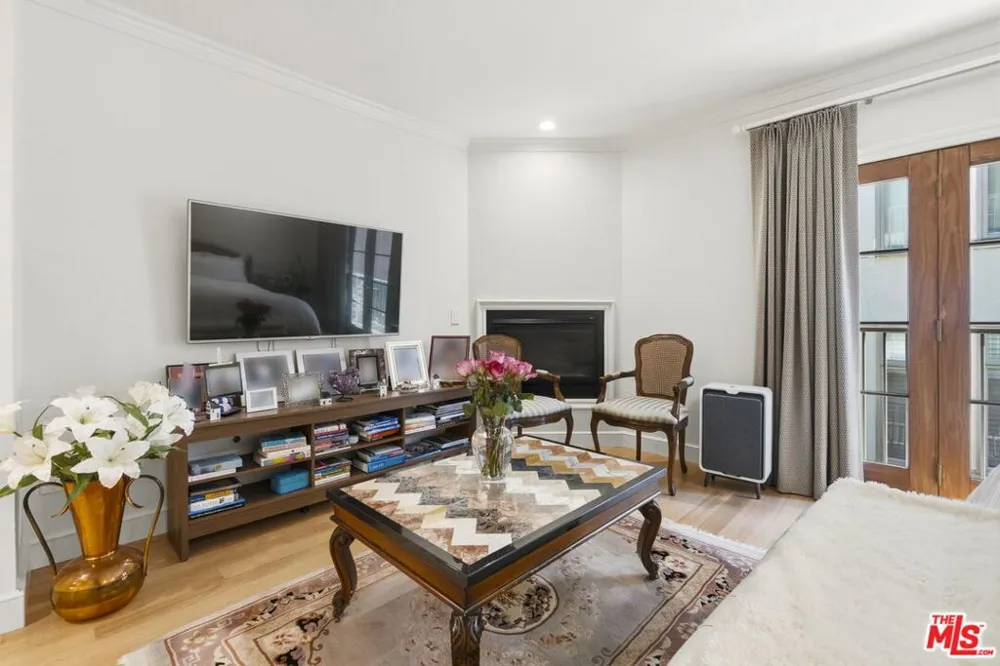 277 S Spalding Drive #203 Beverly Hills, CA 90212