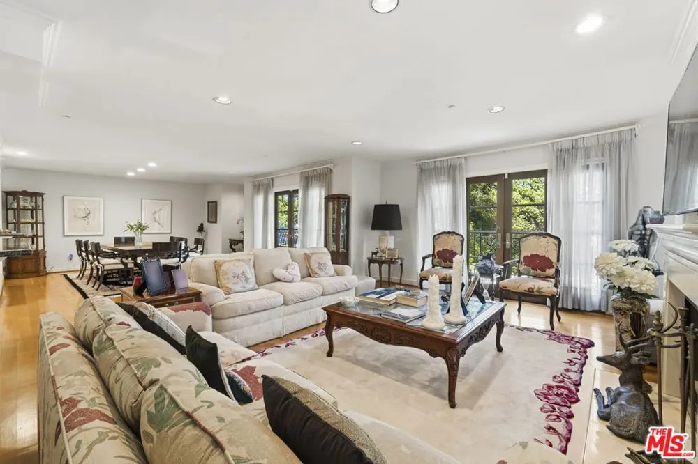 277 S Spalding Drive #203 Beverly Hills, CA 90212