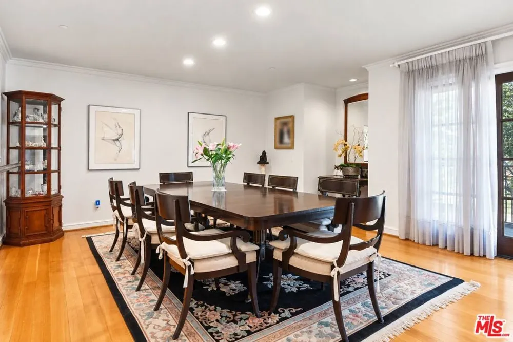 277 S Spalding Drive #203 Beverly Hills, CA 90212