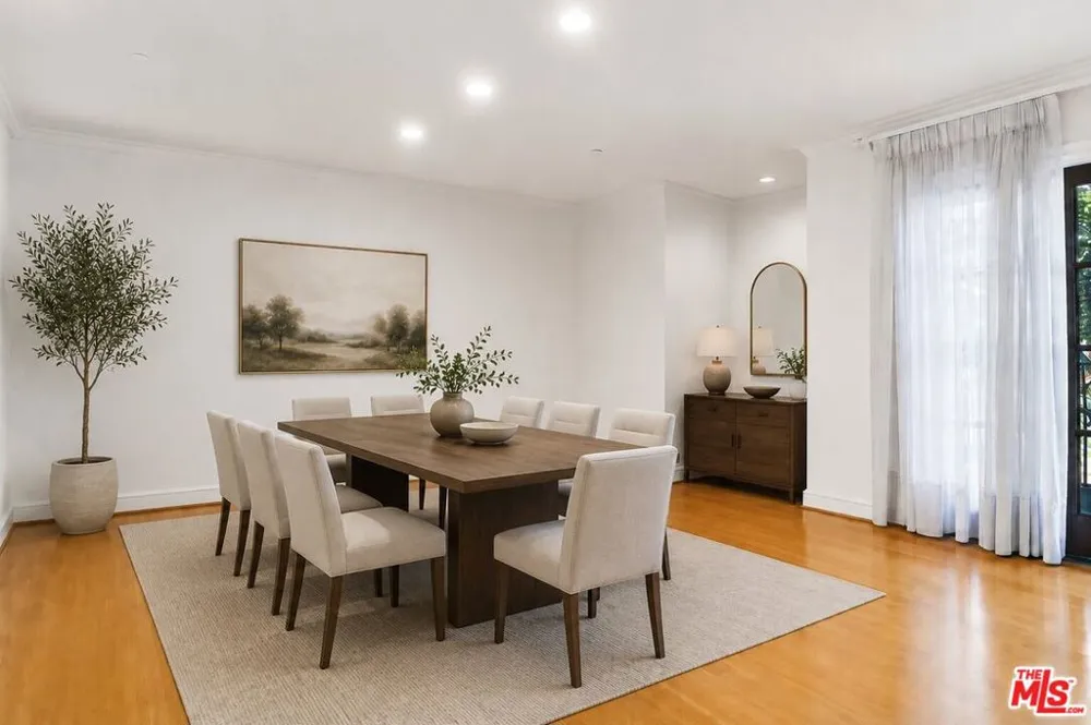 277 S Spalding Drive #203 Beverly Hills, CA 90212
