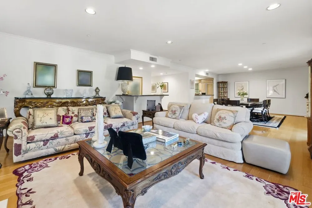 277 S Spalding Drive #203 Beverly Hills, CA 90212