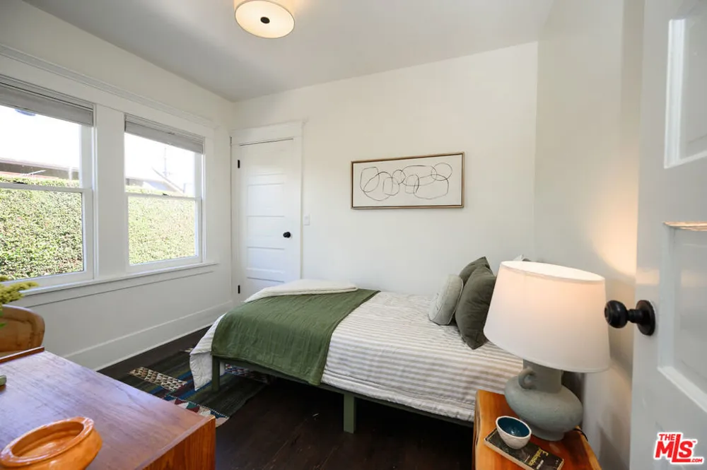 2238 W 28th Street Los Angeles, CA 90018