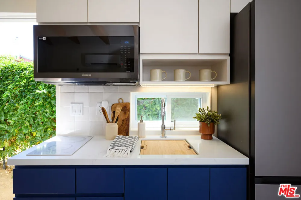 2238 W 28th Street Los Angeles, CA 90018