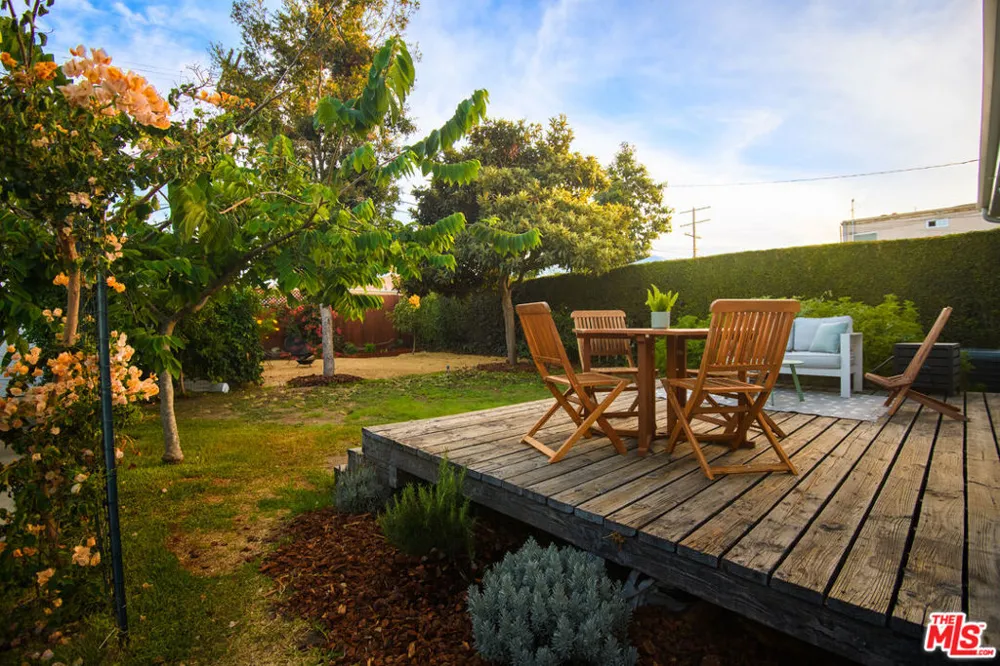 2238 W 28th Street Los Angeles, CA 90018