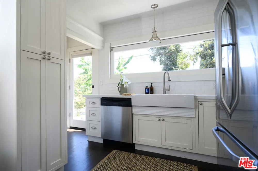 2238 W 28th Street Los Angeles, CA 90018