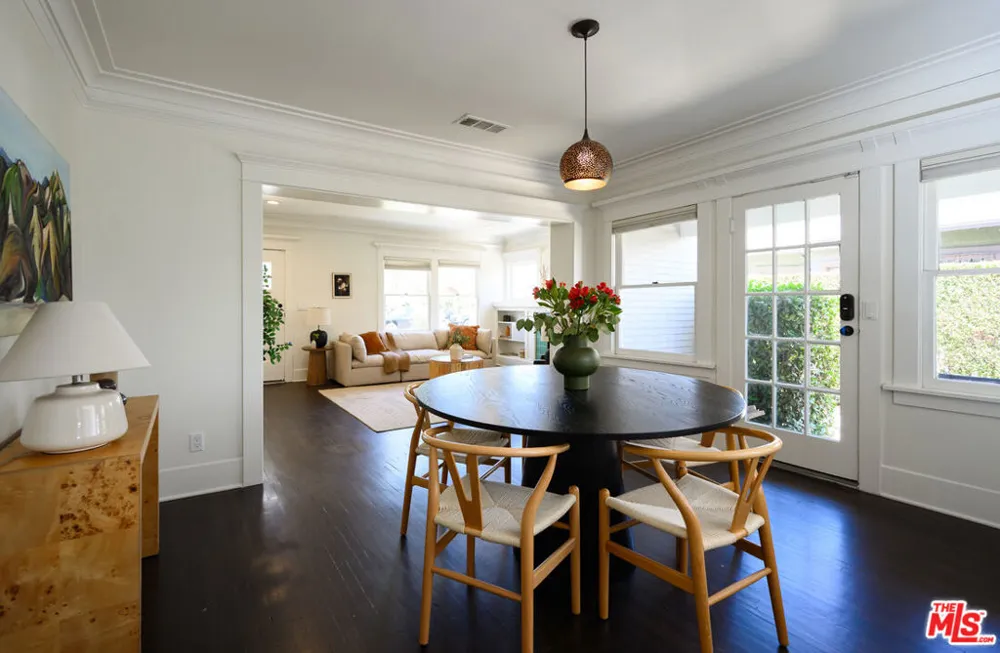 2238 W 28th Street Los Angeles, CA 90018