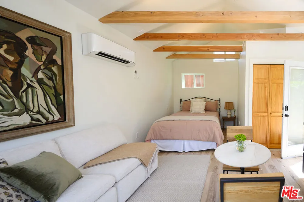 2238 W 28th Street Los Angeles, CA 90018