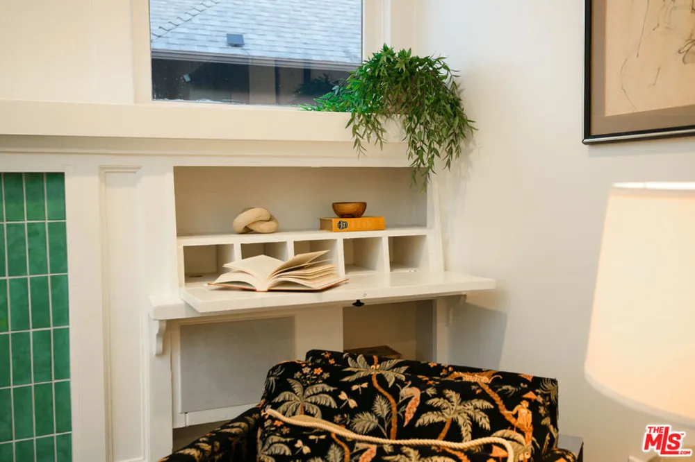 2238 W 28th Street Los Angeles, CA 90018