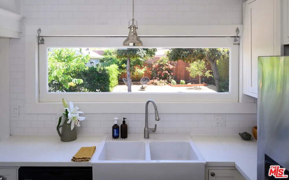 2238 W 28th Street Los Angeles, CA 90018