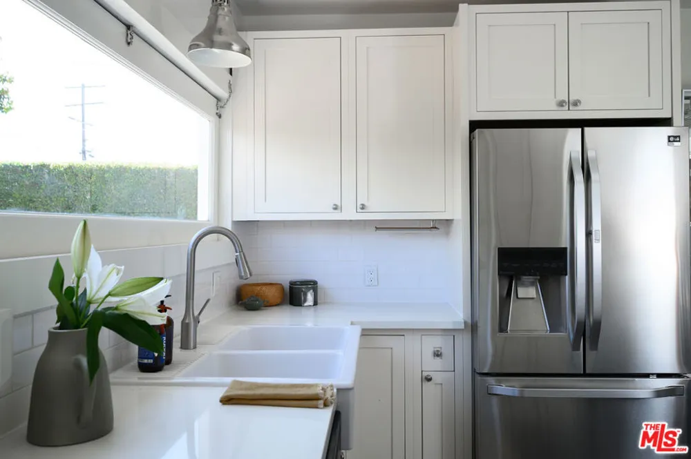 2238 W 28th Street Los Angeles, CA 90018