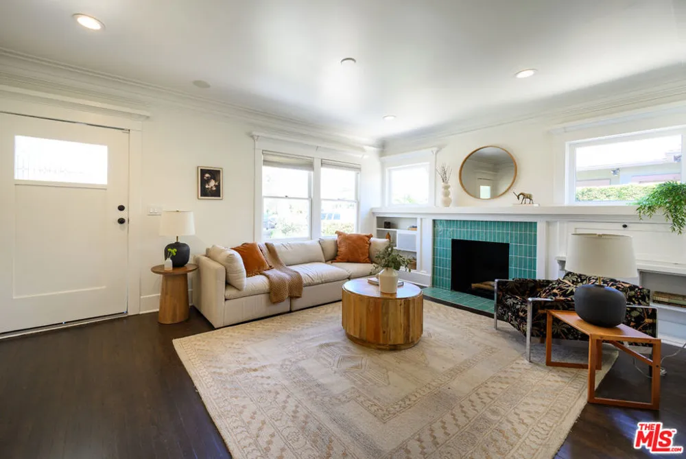 2238 W 28th Street Los Angeles, CA 90018