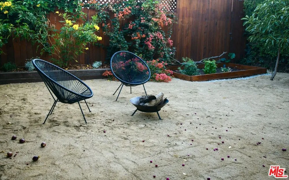 2238 W 28th Street Los Angeles, CA 90018