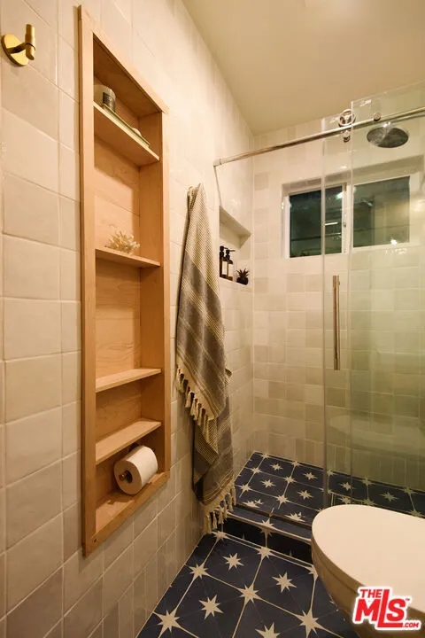 2238 W 28th Street Los Angeles, CA 90018